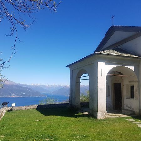 B&B Il Gatto Nero Castelveccana Exterior foto